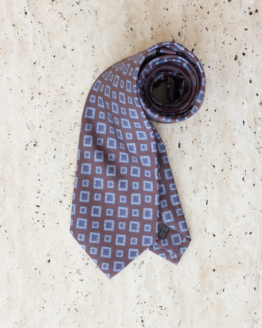 Bordowy jedwabny krawat we wzory